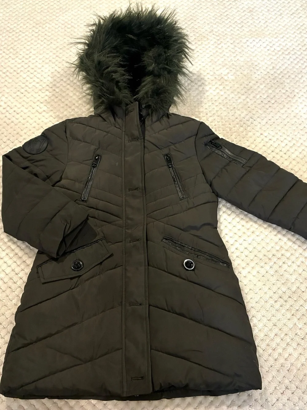 Teenager Girl Dark Green Hooded Puffer Coat with Faux Fur Trim